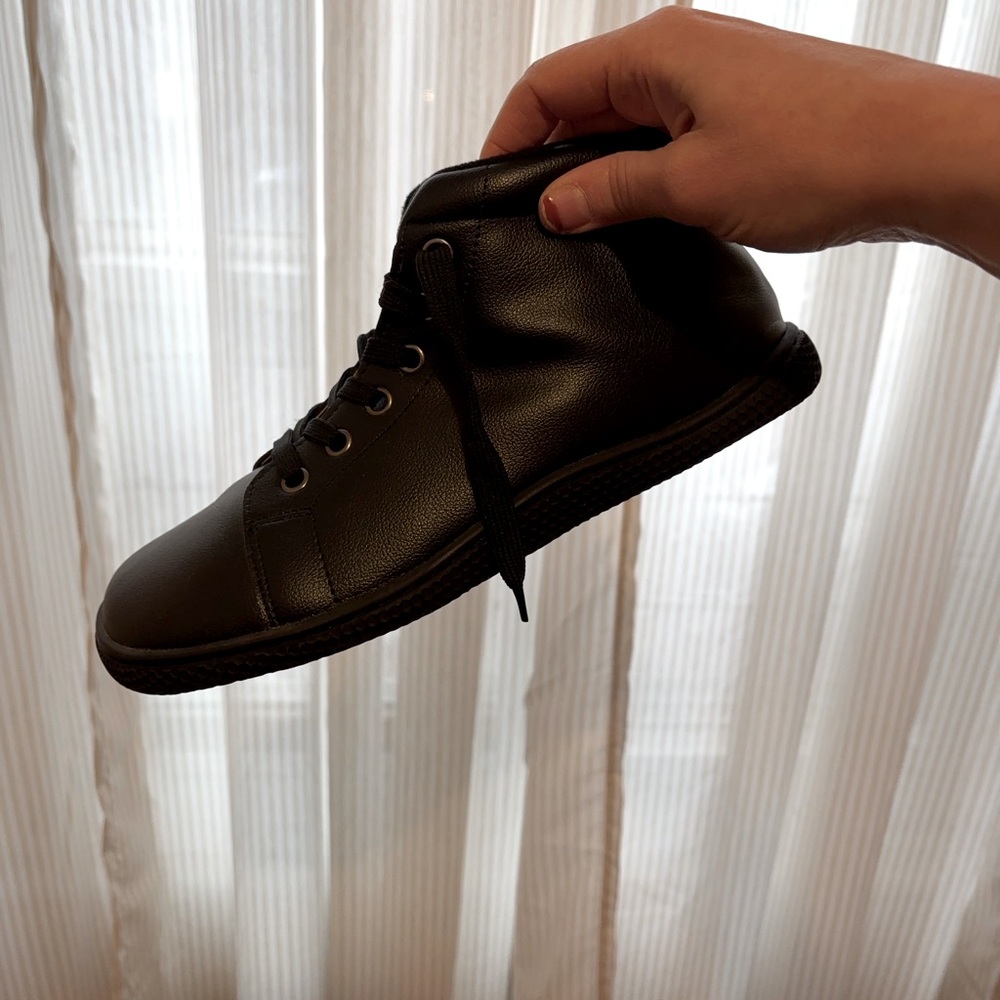 TipsieToes Barefoot leather boots.